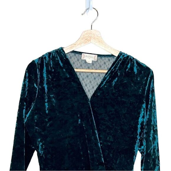 Altar’d State emerald green crushed velvet long sleeve bodysuit size M - Picture 3 of 12